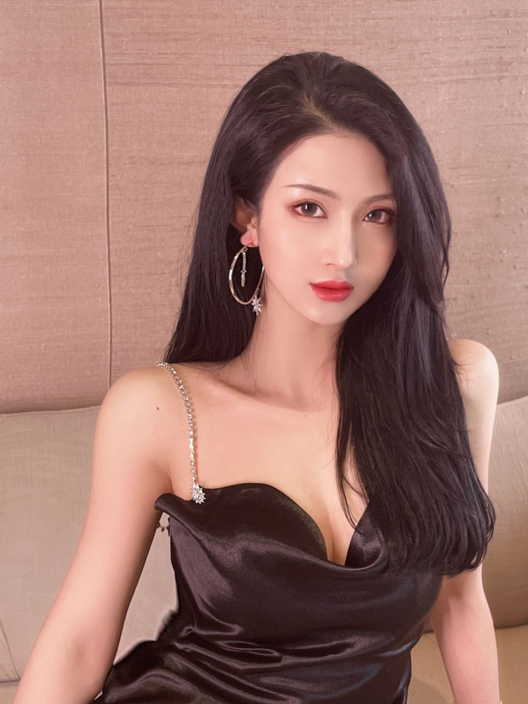 曼谷外围女大学生